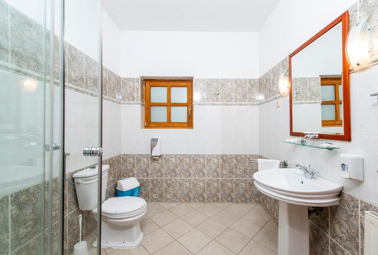 Gastland M0 Hotel & Conference Center Сіґетсентмікловш Екстер'єр фото