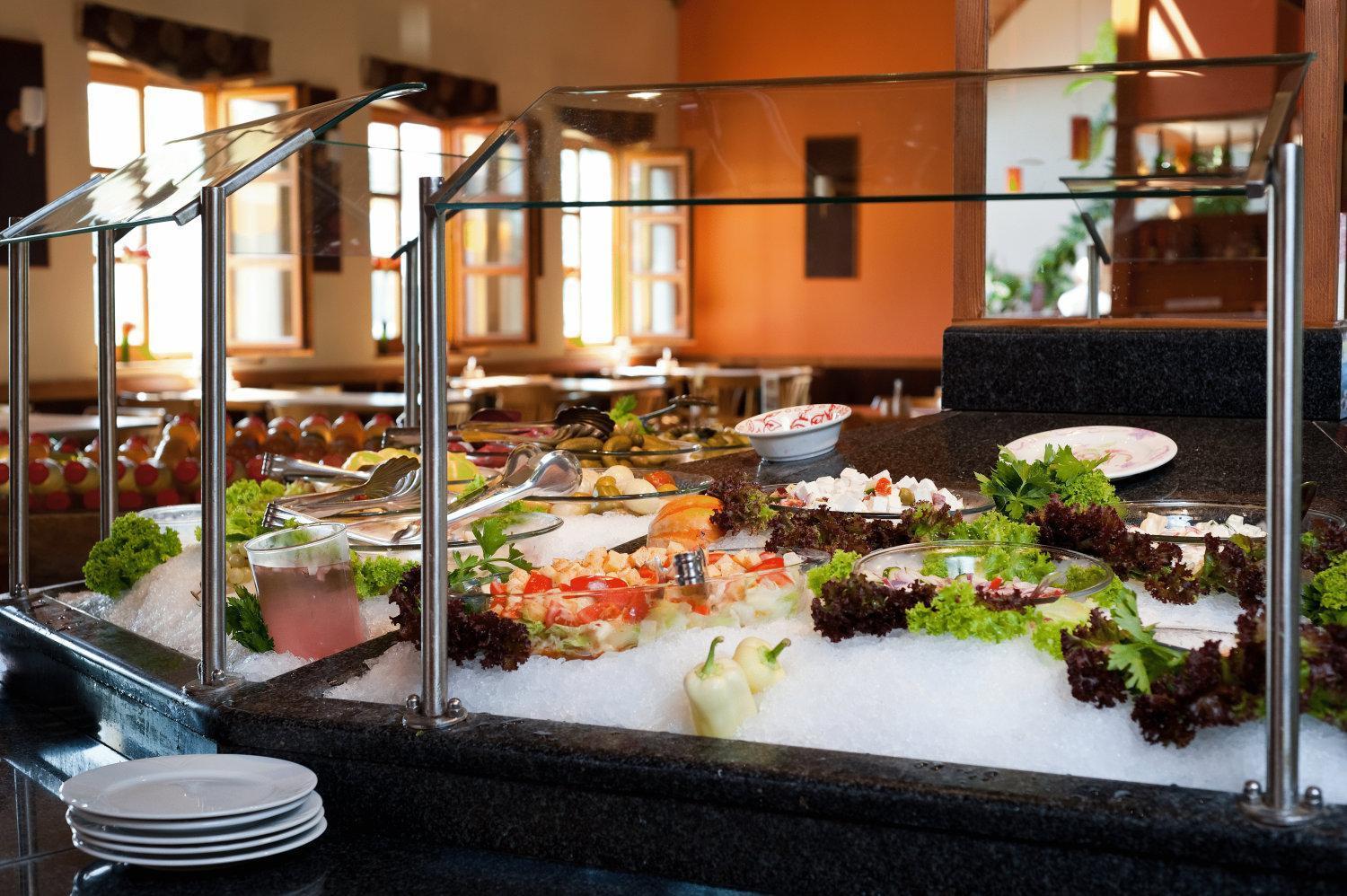 Gastland M0 Hotel & Conference Center Сіґетсентмікловш Екстер'єр фото