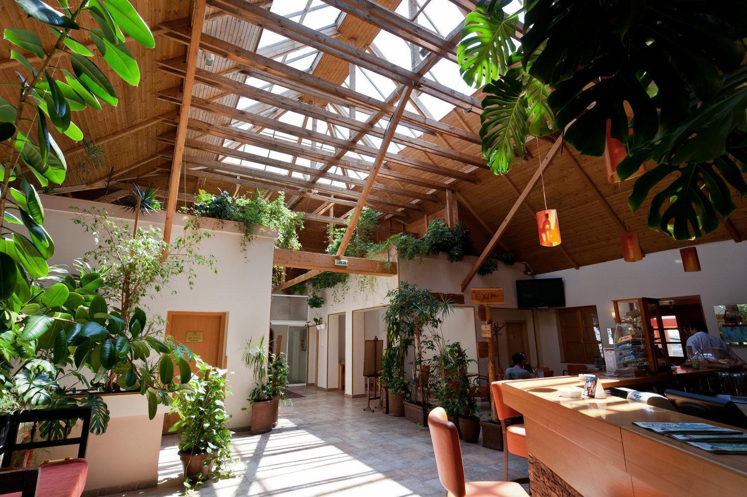 Gastland M0 Hotel & Conference Center Сіґетсентмікловш Екстер'єр фото