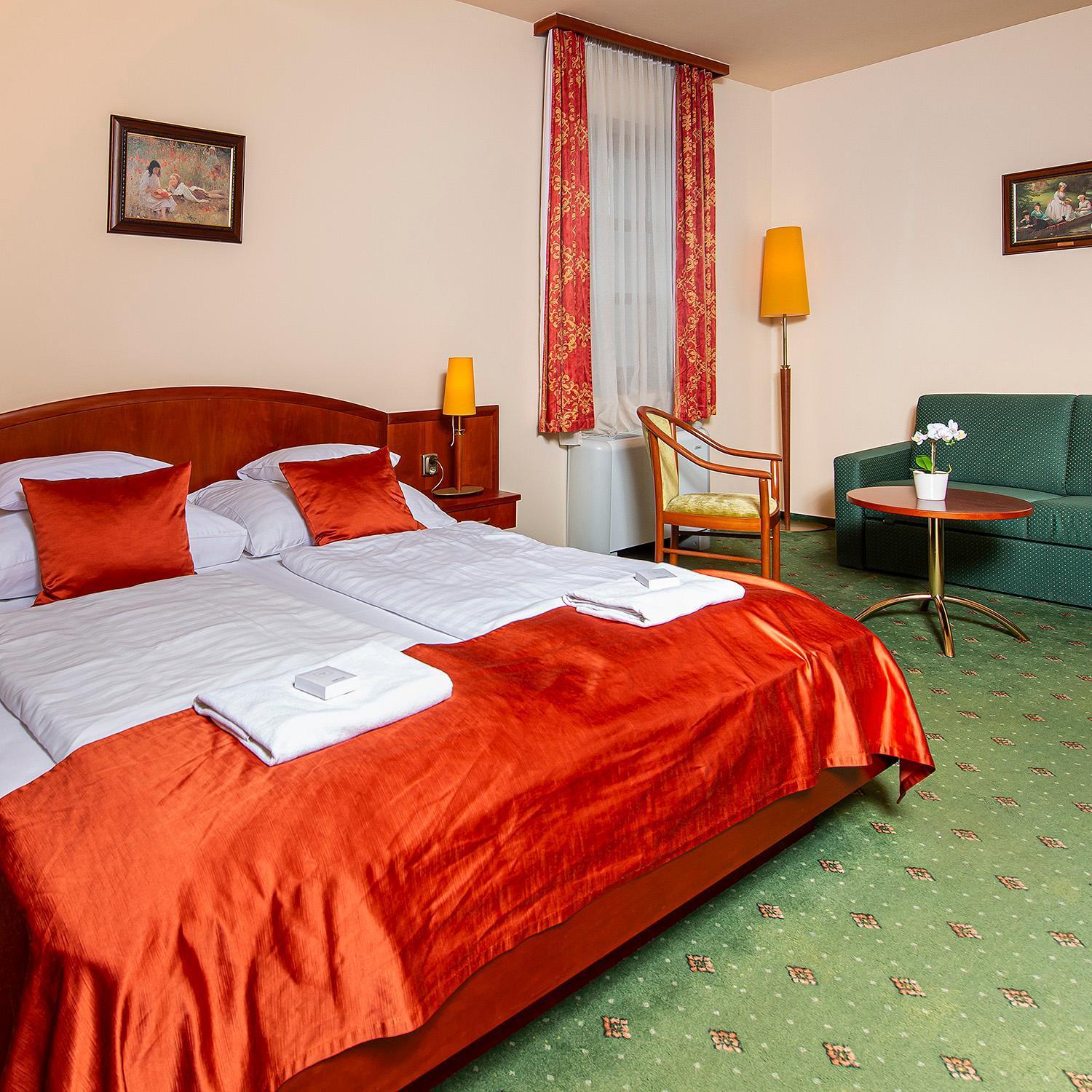 Gastland M0 Hotel & Conference Center Сіґетсентмікловш Екстер'єр фото